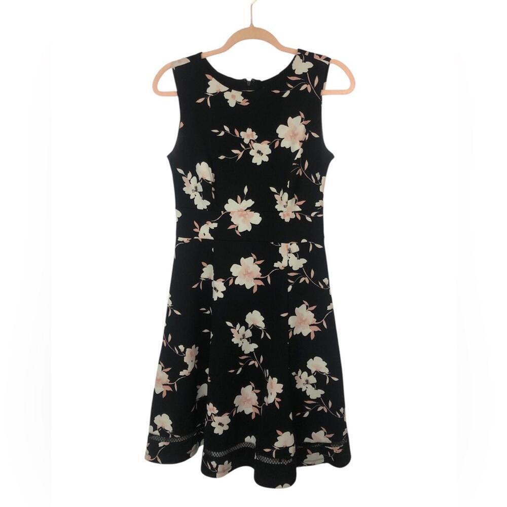 Liz Claiborne Sleeveless Floral Fit Flare Dress Cutout Trim Hem Trim at Waist